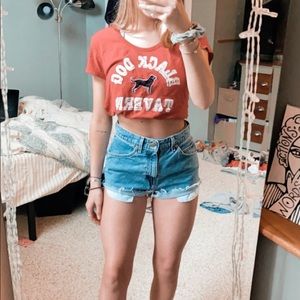 black dog tavern tee